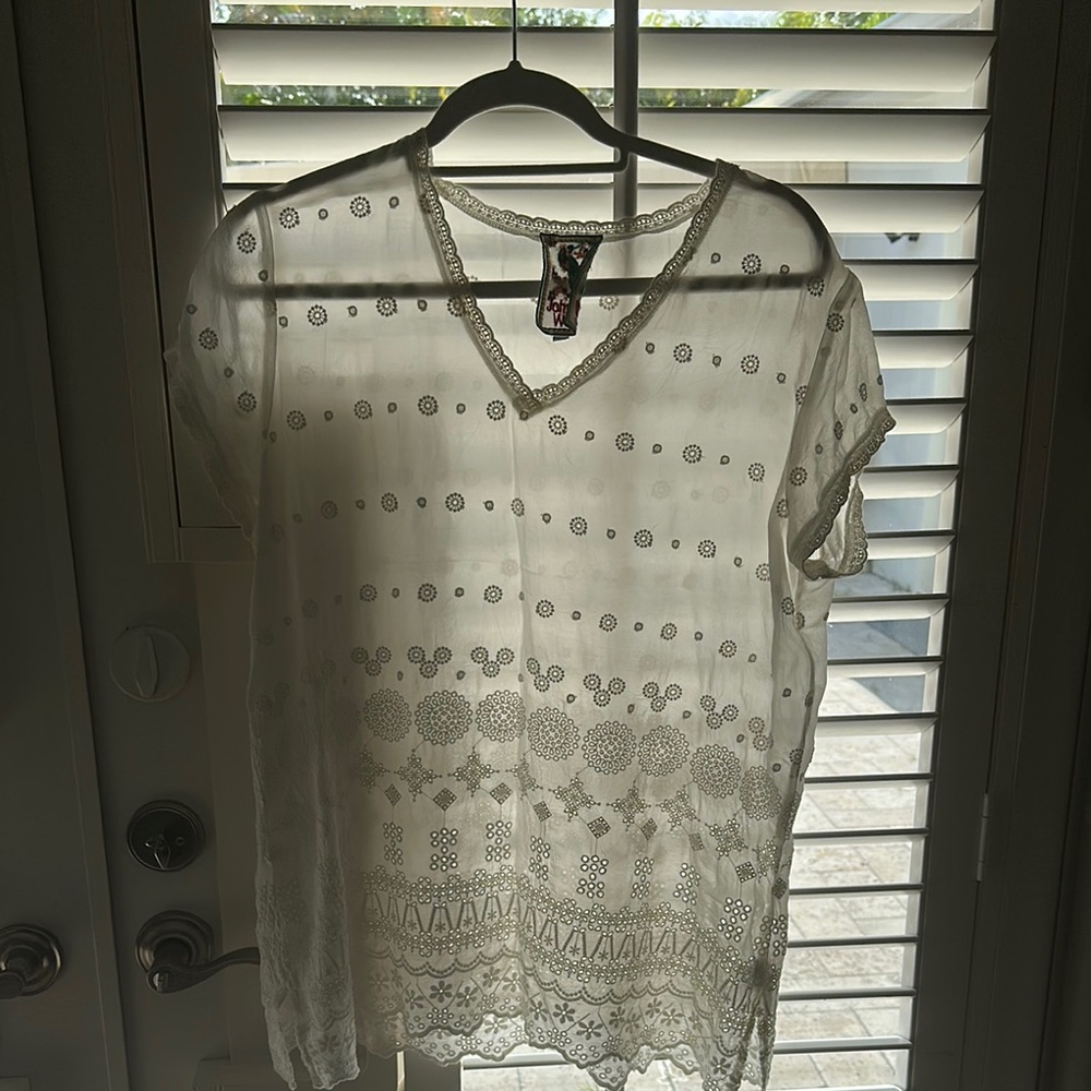 Johnny Was Cream Short Sleeve Boxy Blouse